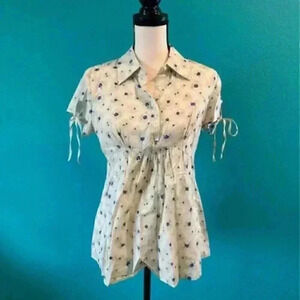 ⭐️ A pea in the pod maternity shirt in size small